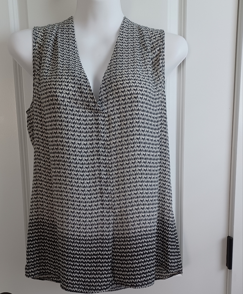 Rose&Olive sleeveless top